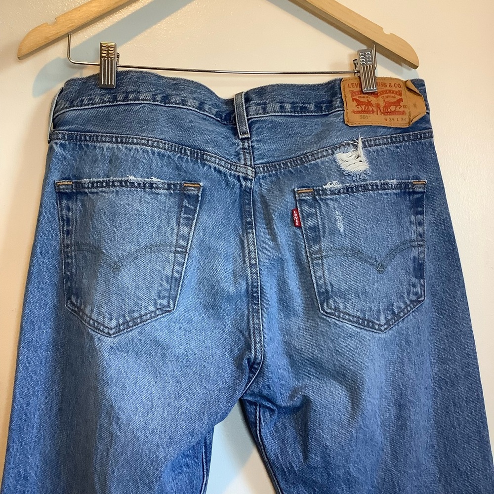 Levi's 501 Denim Blue Men Jeans Distressed/Destroyed 34x34 Straight Button Fly - Picture 5 of 16